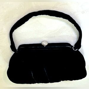 ANTIQUE! 💥 Garay Kiss-Close Black Velvet Evening Handbag w Rhinestone Topper 💥